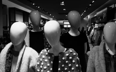 Quand la Mode Enquête : Les Espions du Style en Mission Secrète