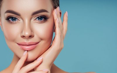La Beauté Compressée : Quand l’Art Moderne Rencontre le Maquillage